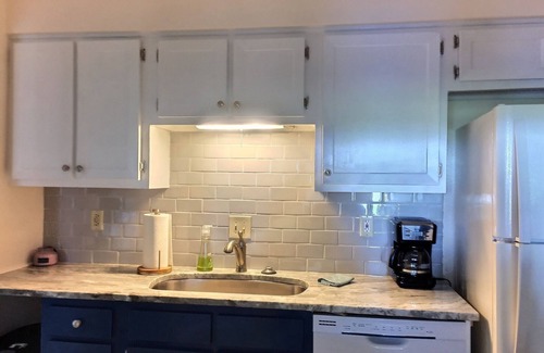 Horseshoe Bay Condo | Gem of HSB: 3bdrm Hill Country Escape with Lake views !
