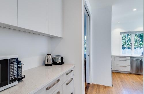 Havelock North House | Gem on Gillean - Havelock North Holiday Home