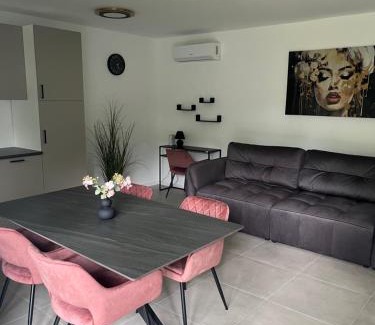 Balatonakarattya House | Gemini Lux- Moon Balaton