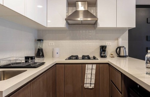 Leuro Apartment | Gemora 1BR Next to Malecon