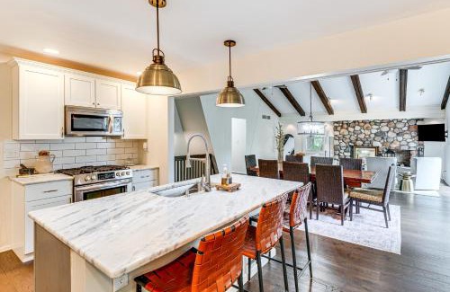 Williams Bay House | Geneva Lake Adventures Family Retreat with Patio