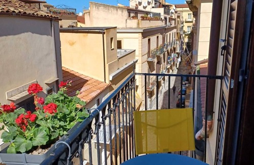 Corso dei Mille - Sant'Erasmo Apartment | Genius Home - Bright apartment in the heart of the historic center