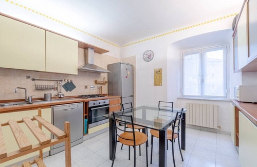 Pre Apartment | Genoa Getaway! MM Prince Roomy Flat x4