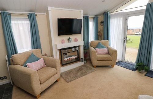 Hasguard Cross House | Gentle Tide