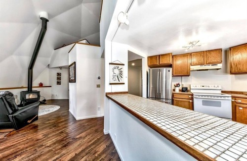 Country Club Estates House | Geodesic Dome Retreat in South Lake Tahoe - Monthly Rental - WFH