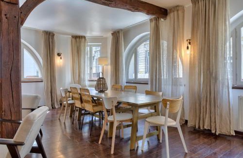 Quartier Vieux Marche-Cathedrale Apartment | Geoffroy sublime duplex à proximité de la place du vieux marché