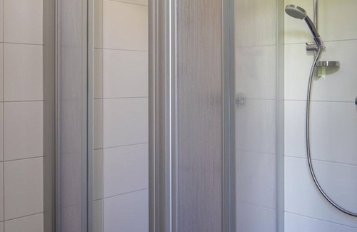 Cossebaude Apartment | Geography Cabinet - Guest House Dresden - Old School Gohlis