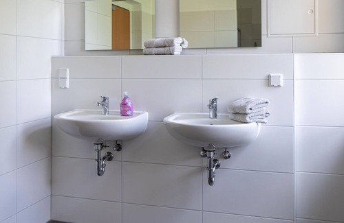Cossebaude Apartment | Geography Cabinet - Guest House Dresden - Old School Gohlis