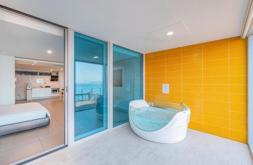 Geoje House | Geojae Sanggaksokeui Jip Pesnion Jangmok branch