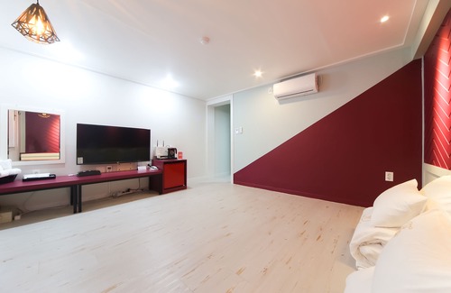 Somun Hotel | Geojedo Gohyeon Pool