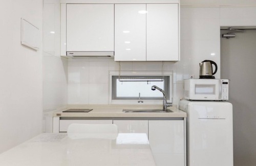 Irun-myeon House | Geojedo N White Pension