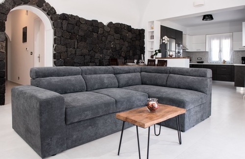Firostefani House | George Farm Land