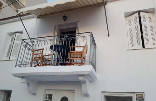 Pylos House | George's Traditional House