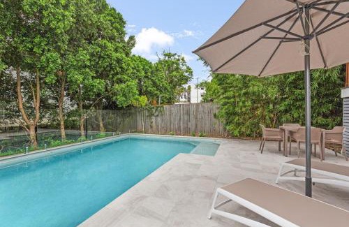 Alexandra Headland House | GEORGE8- THE ULTIMATE, FAMILY BEACH HOUSE!