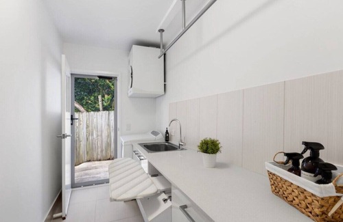 Alexandra Headland House | George8-Ultimate Beach House