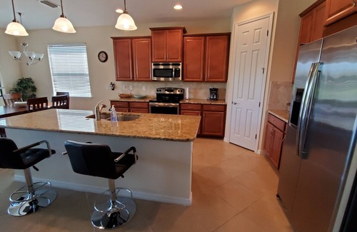Laurel House | GEORGEOUS HOME ONLY 3MILES AWAY FROM NOKOMIS BEACH