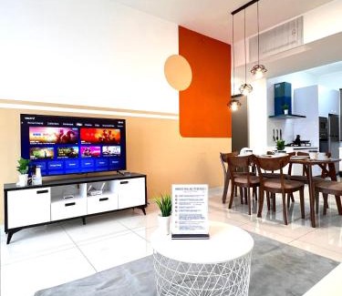 George Town Apartment | Georgetown Beacon SkyPool 9 pax Family & Baby-Friendly Luxury Suite Penang