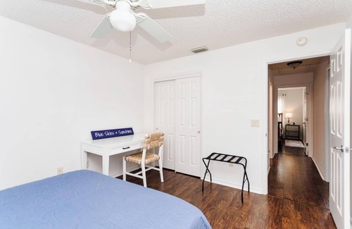 Liberty Park Cottage | Georgetown - Centrally Located 3/2 Designer Home