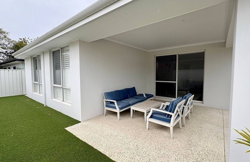 Busselton House | Georgette Retreat – Coastal Comfort in the Heart of Busselton