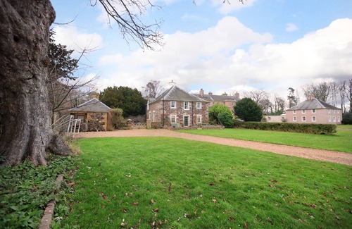 North Berwick House | Georgian coach house in private location, 5 minutes from North Berwick