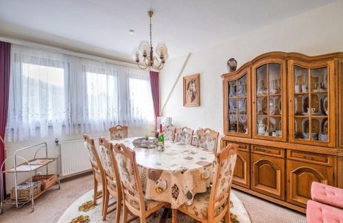 Titmaringhausen Apartment | Geräumiges Apartment am Waldrand im Sauerland
