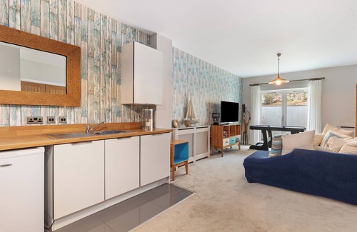 Saundersfoot House | Ger Y Mor - Village Centre with Parking