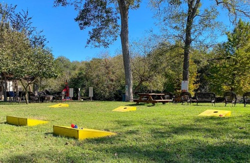 Seguin House | Geronimo Creek Retreat Getaway Cabin A