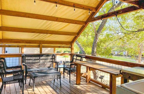 Seguin House | Geronimo Creek Retreat Getaway Cabin #5