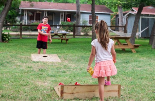 Seguin House | Geronimo Creek Retreat Getaway Cabin B