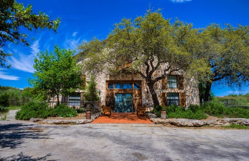 Hunt House | Get away at Mo-Ranch!