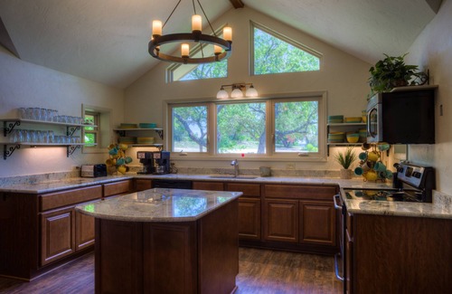 Hunt House | Get away at Mo-Ranch!