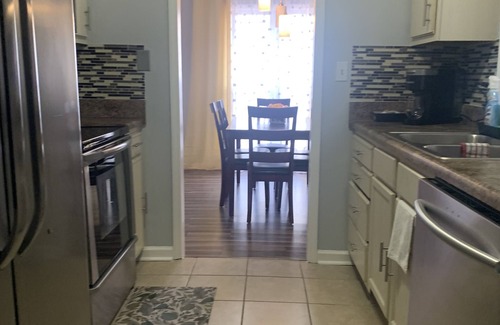 Fayetteville House | Get Cozy at Rim Rd