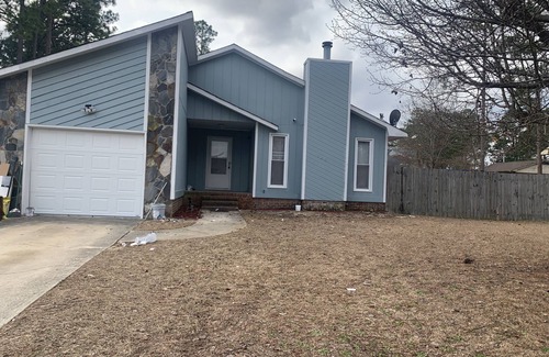 Fayetteville House | Get Cozy at Rim Rd
