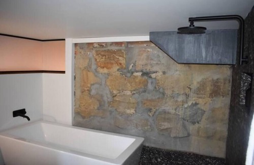 West Hobart Apartment | Get Funky in the heart of Hobart. The Funky Den. Parking!