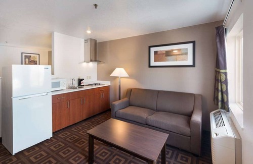 Tri-Cities Resort | Get Ready for Adventure! Minutes Away to Badger Mountain and Bateman Island