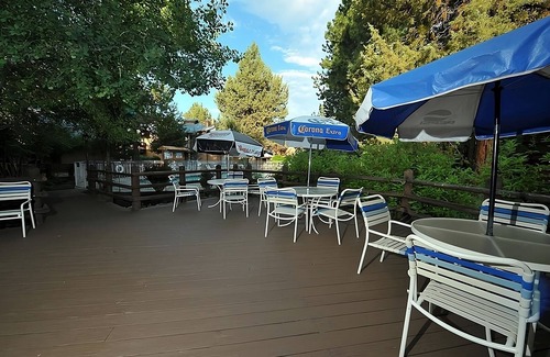 Orchard District Hotel | Get Ready for Adventure! Pool, Free Parking, Pet-Friendly, Near Hollinshead Park