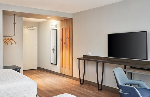Dania Beach Hotel | Get Ready to Set Sail! 2 Spacious Units, Near Port Everglades Cruise Terminal