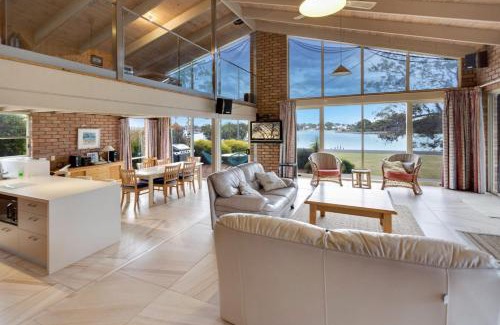 Raymond Island House | Getaway
