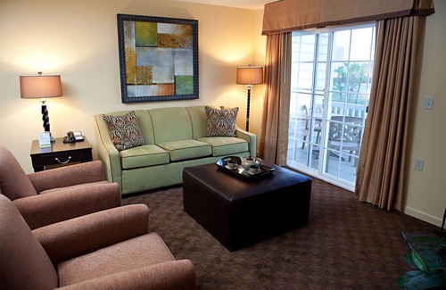 Williamsburg Resort | Getaway Beautiful Resort with Full Amenities - 2 Bedrooms