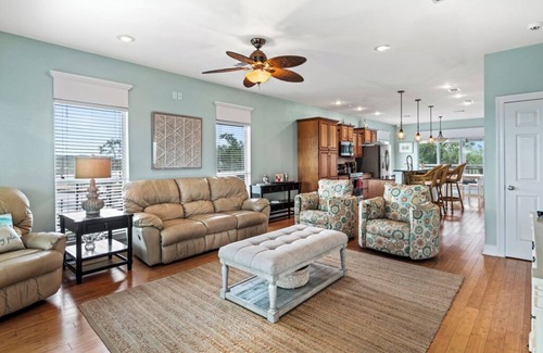 Shoreline Park House | Getting Nauti by the Bay! 5 Bedrooms, Waterfront!