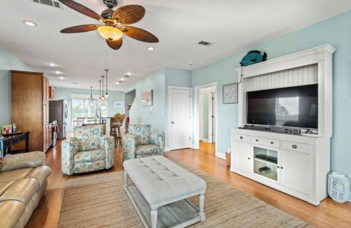Shoreline Park House | Getting Nauti by the Bay! 5 Bedrooms, Waterfront!