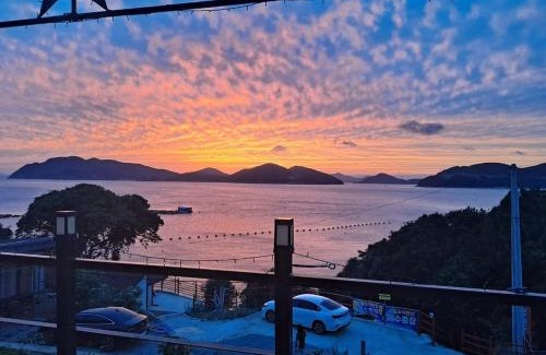 Songgo House | Geumodo Joy Joy Pension