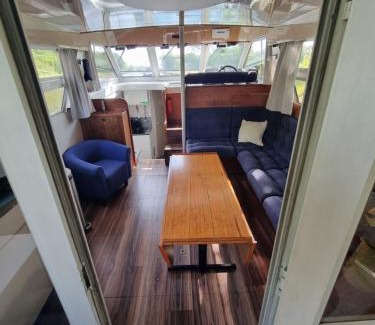 Municipality of Tynaarlo Boat Rental | Gezellig overnachten, Luxe boot