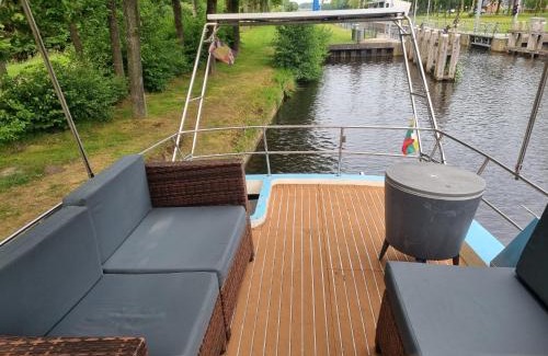 Municipality of Tynaarlo Boat Rental | Gezellig overnachten, Luxe boot