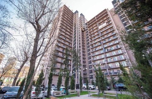 Saburtalo Apartment | GG Home – Cozy 1BR Apartment with City View