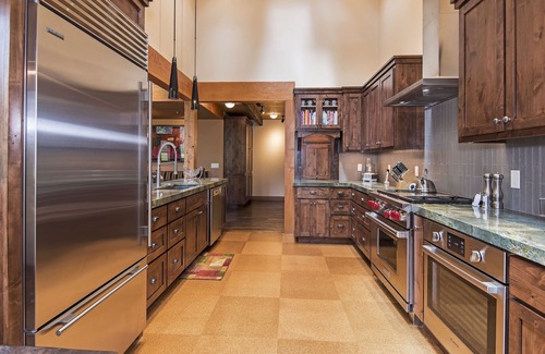Black Butte Ranch House | GH115 | Well-appointed kitchen, 4 spacious bathrooms & views of 18th fairway!