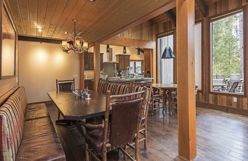 Black Butte Ranch House | GH115 | Well-appointed kitchen, 4 spacious bathrooms & views of 18th fairway!