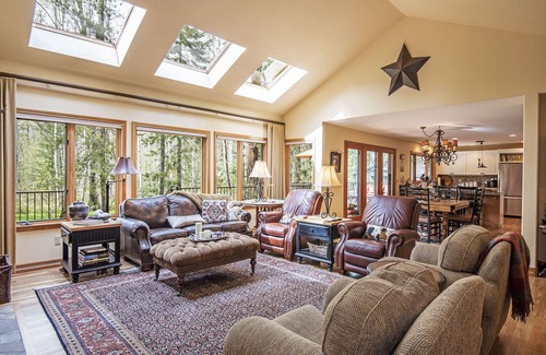 Black Butte Ranch House | GH219 | Luxury home in a quiet area w/hot tub and private big grass yard.