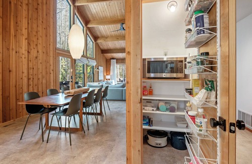 Black Butte Ranch House | GH222 | Large Family Friendly home on the Golf Course - Pet Friendly!
