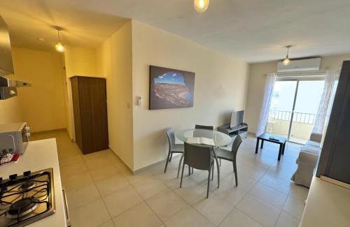 Għadira Apartment | Ghadira Breeze - Family and Couple friendly Sea View